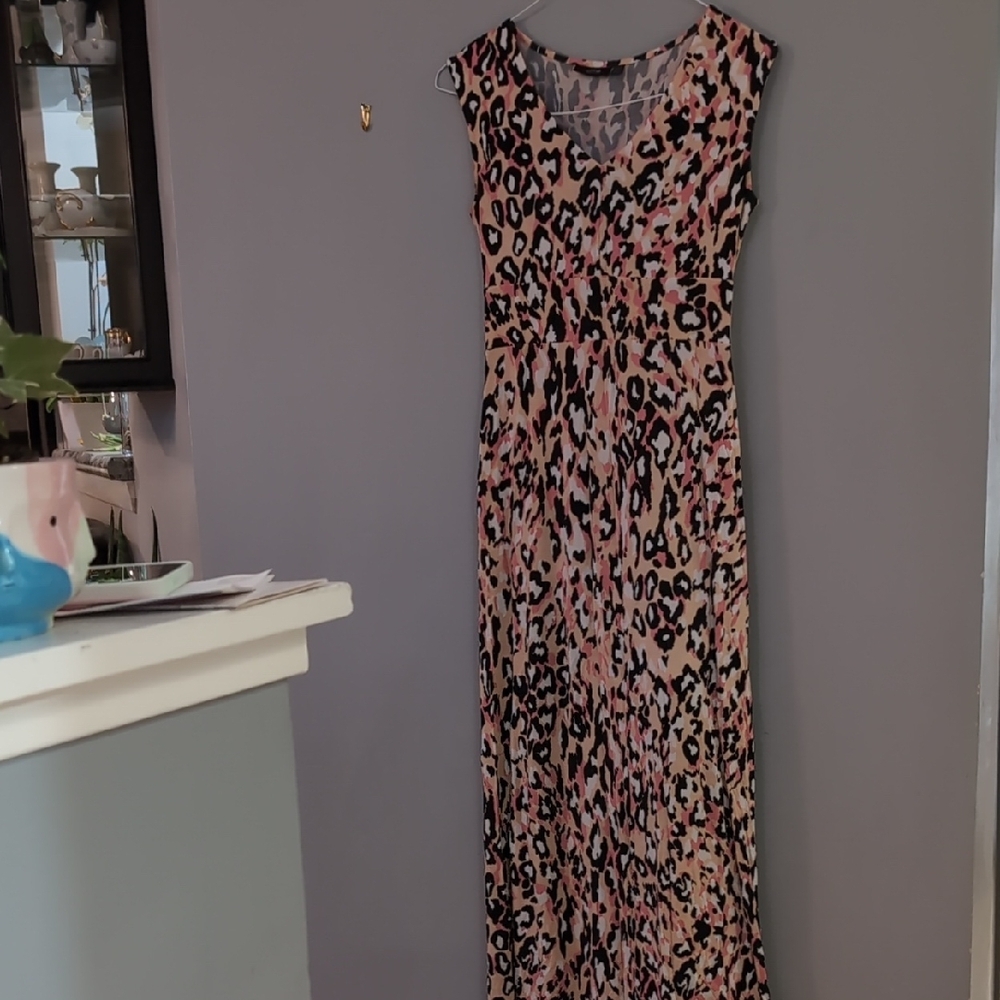 Leopard Print Sleeveless Maxi Dress